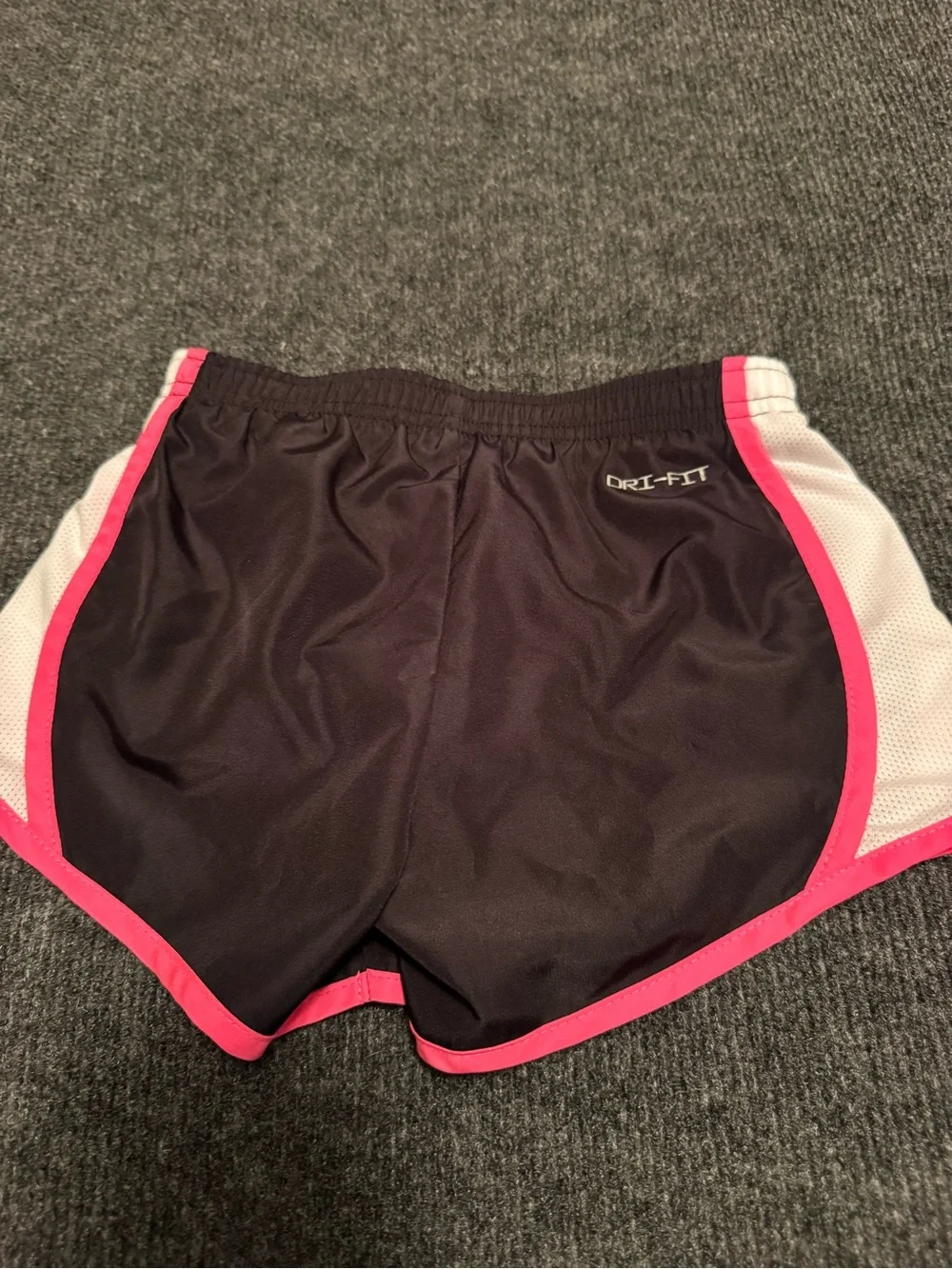 Nike Girls' Tempo Running Shorts - Black / Hyper Pink / White - Dri-FIT- Size 6 - Picture 2 of 4